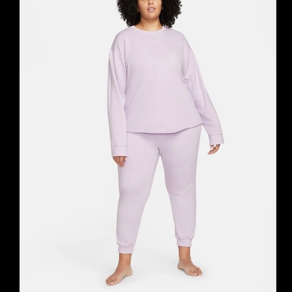 Nike Yoga Luxe Women’s Plus Size 7/8 Fleece Lilac Joggers Size 2X NWT